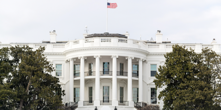 САЩ евакуира посолството си в Киев